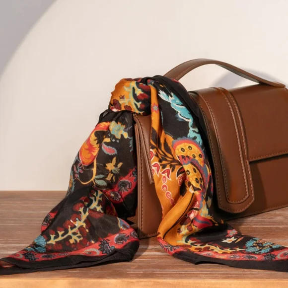 Vismaya Rhapsody Scarf NWT - Picture 2 of 5